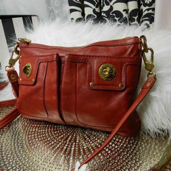 Marc Jacobs Handbags - Marc by Marc Jacobs Totally turnlock crossbody bag
